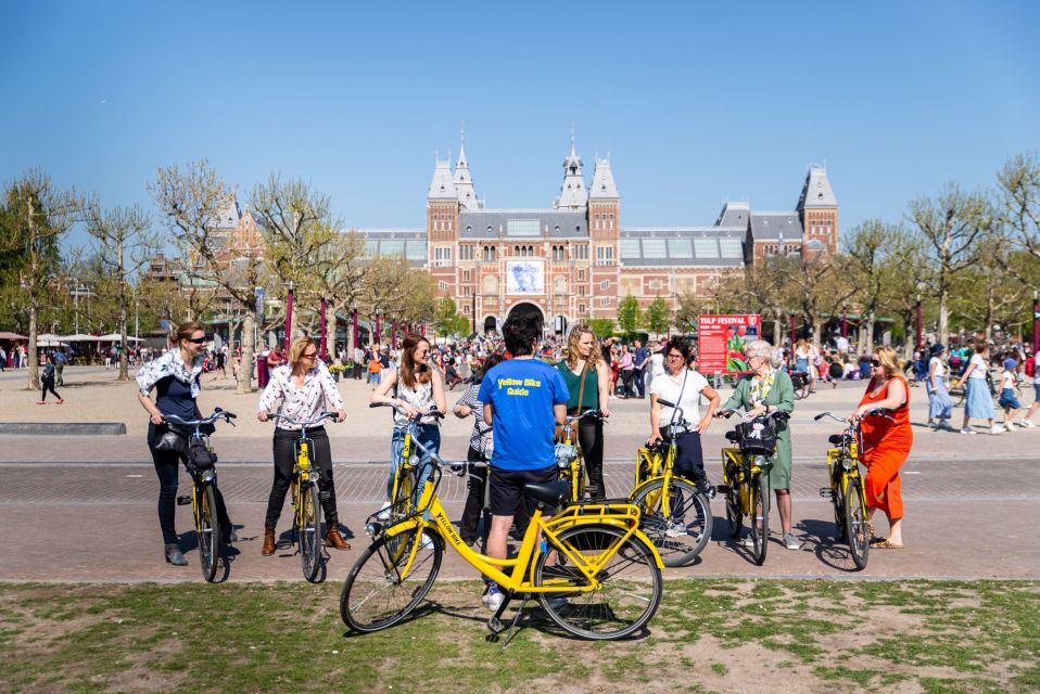 Amsterdam: Relaxed City Highlights Guided Bike Tour - Bike fit and safety: how guides keep 12 riders under control