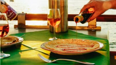 Amsterdam: River Cruise With All-You-Can-Eat Dutch Pancakes - Getting to Pannenkoekenboot: the free ferry trick from Central Station
