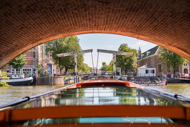Amsterdam Sightseeing Canal Cruise with Audio Guide - Audio Guide Quality, Headsets, and How to Hear the Story