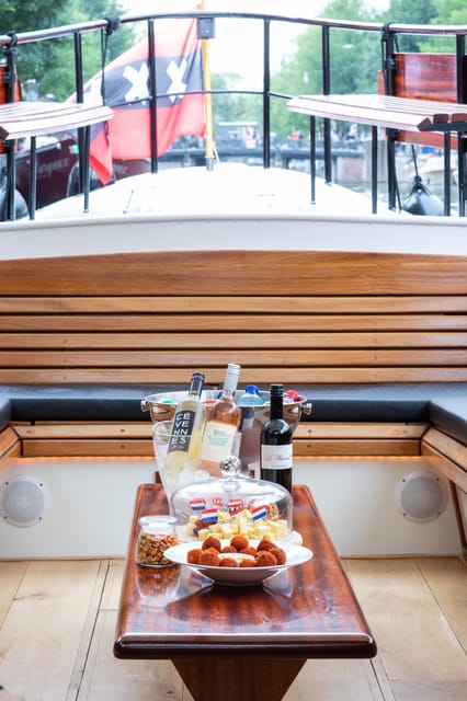 Amsterdam: Small-Group Canal Cruise incl. Drinks and Snacks - Two hours that feel like more: the route through Amsterdam’s most photogenic water