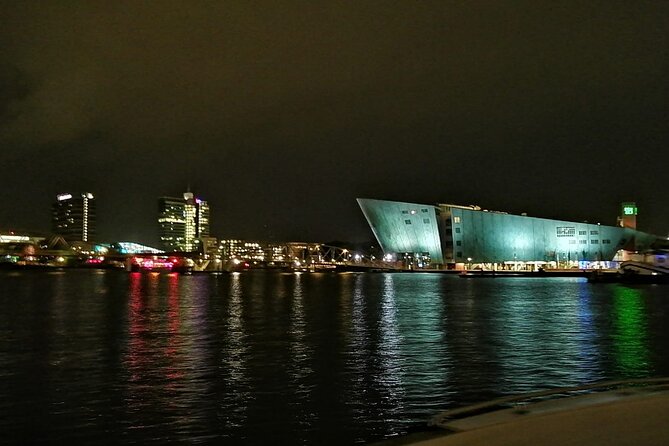 Amsterdam The Bulldog Boat Smoke Friendly Cruise + 2 drinks - FAQ