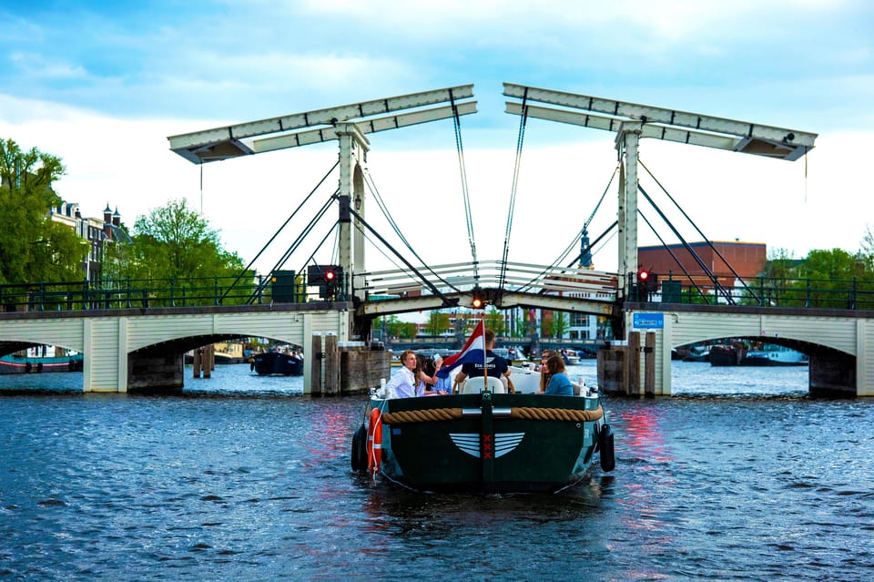 Amsterdam: The Newest Canal Cruise with Drink Option - From Central Station to the Canals in One Easy Move