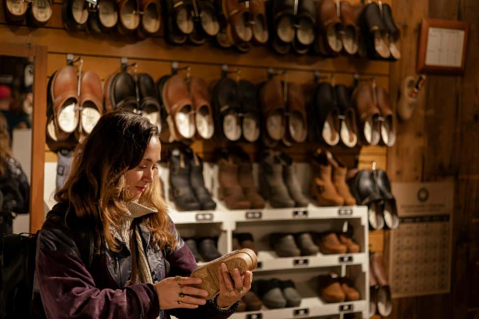 Amsterdam: Zaanse Schans windmills & Volendam Guided Tour - The clog-making demonstration: why this feels more real than souvenirs