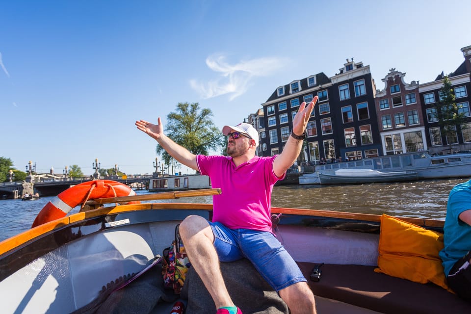 Amsterdam:1.5-Hour Canal Cruise local Guide, Drinks & Snacks - Weather, Cold Wind, and How to Dress for an Open Boat