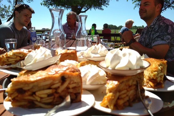 Amsterdam's Countryside Half-Day Bike Tour in Small Group - Holysloot Break at het Schoolhuis and Why Apple Pie Matters