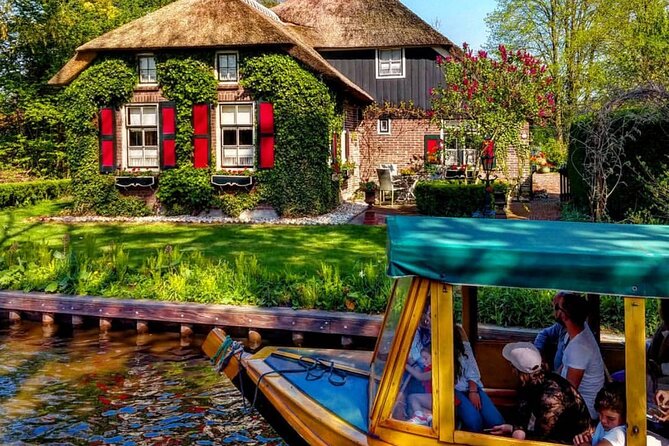 Best of Dutch Countryside: Giethoorn, Windmills, Secret Villages - Almere Farm Stop: Fresh Milk and Easy Candid Photos