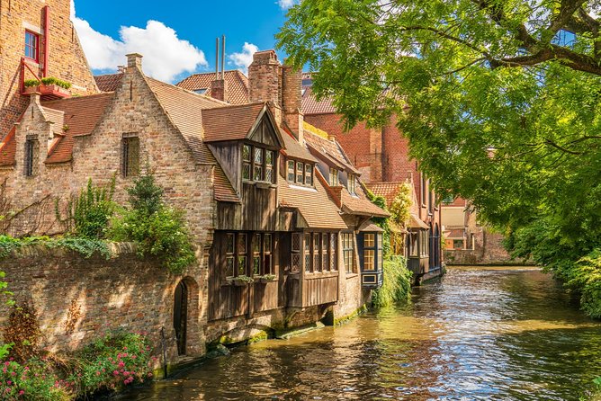Bruges bus tour from Amsterdam - Leaving Amsterdam: the De Ruijterkade 8:30 start
