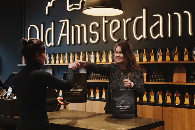 Cheese and Wine tasting in Amsterdam - The 55-minute flow: five Dutch cheeses and three wine pairings