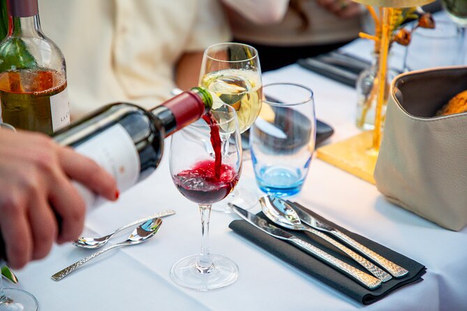 Dinner Canal Cruise Amsterdam: 4-Courses Including Drinks - On-board service and the captain’s narration