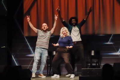 English Comedy Show Amsterdam: Boom Chicago - Drinks, temperature, and comfort: plan for bar service and colder upstairs rooms