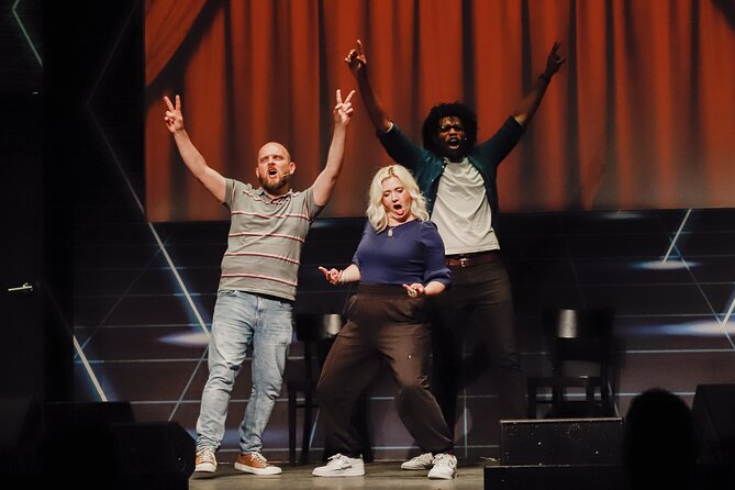 English Comedy Show Amsterdam: Boom Chicago - Drinks, temperature, and comfort: plan for bar service and colder upstairs rooms