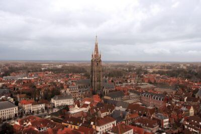 From Amsterdam: Bruges Day Trip in English with Boat Option - 2 hours with an English guide: what you’ll actually remember