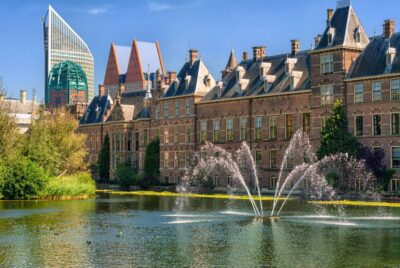 From Amsterdam: Rotterdam and The Hague Tour in Spanish - The Hague Stops: Royal Noordeinde, Binnenhof Complex, and the Peace Palace