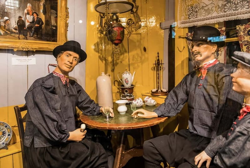 From Amsterdam: Zaanse Schans, Volendam, and Marken Day Trip - The cheese factory stop: Volendam tradition you can taste and watch
