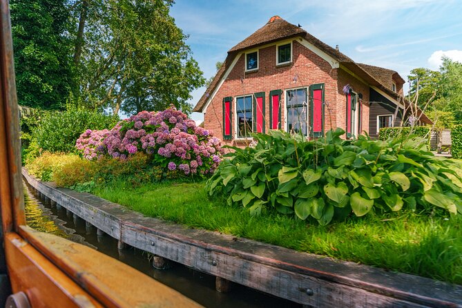Giethoorn and Afsluitdijk Day Trip from Amsterdam with Boat Trip - Should you book this Giethoorn and Afsluitdijk day trip?