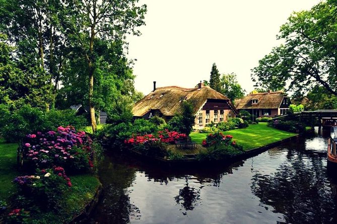 Giethoorn Day Tour from Amsterdam with Small Boat Ride - Key things I’d plan around