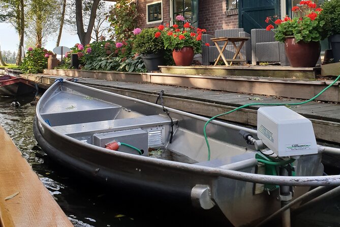 Giethoorn Day Tour from Amsterdam with Small Boat Ride - Lunch and free time: where you can win back flexibility