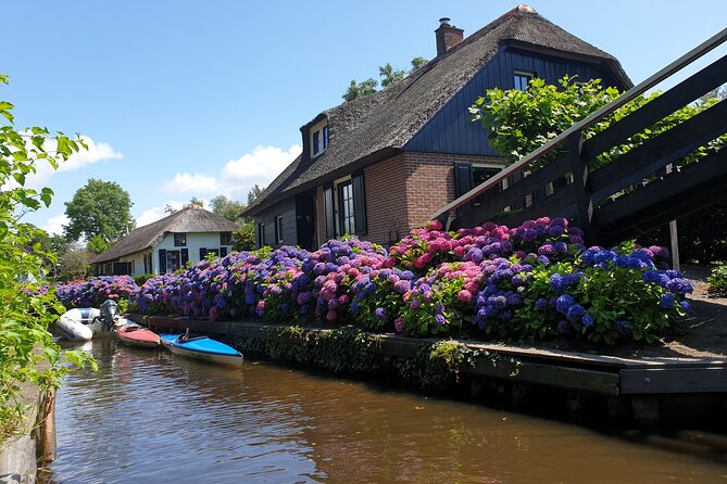 Giethoorn Day Tour from Amsterdam with Small Boat Ride - Timing, crowds, and the Zaanse Schans wildcard