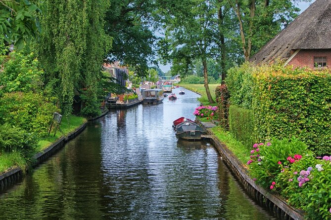 Giethoorn Small-Group Tour from Amsterdam (Max. 8 People) - Quick hits