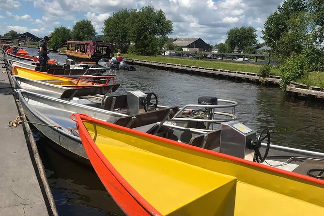Giethoorn, Zaanse Schans Windmills Guided Day Trip from Amsterdam - Free time in Giethoorn: how to spend it well