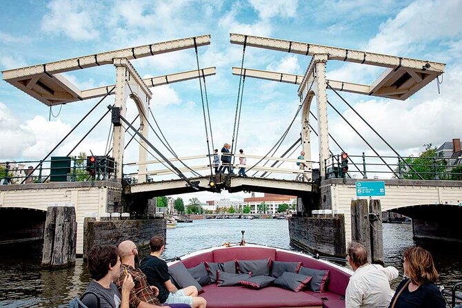 Guided Amsterdam Canal Cruise – Snacks & Drinks on board(1 Hour) - A hidden green stop: plants with 17th-century roots