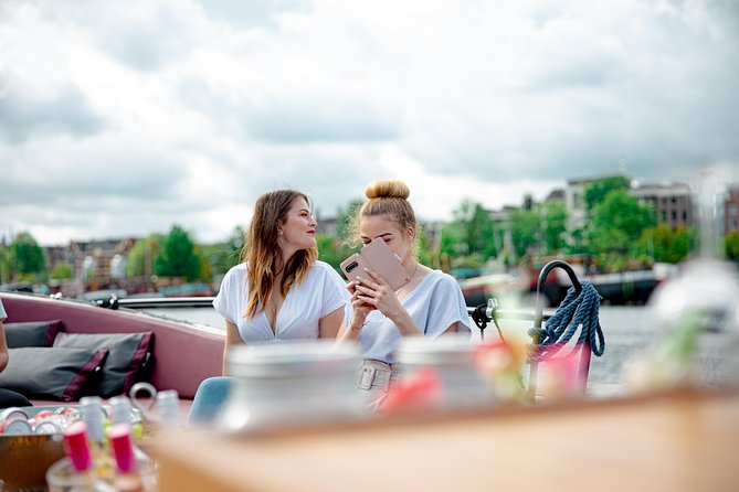 Guided Amsterdam Canal Cruise – Snacks & Drinks on board(1 Hour) - Herengracht mansions and the romance sequence: arch bridges, a drawbridge, and crooked houses