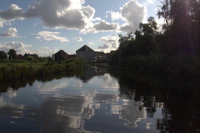 Guided Canoe Adventure with Picnic Lunch in Waterland from Amsterdam - Why the guide matters (and why Majel gets repeated praise)