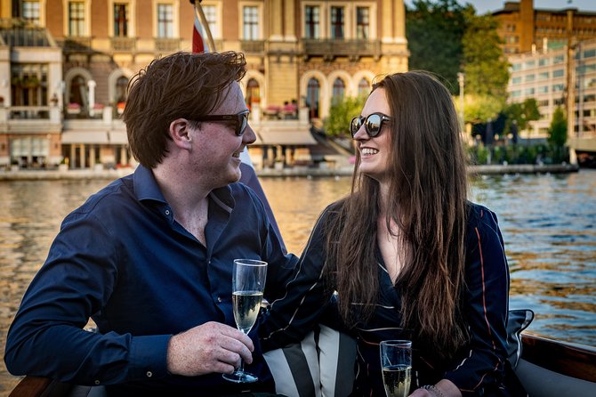 Private Boat Tour Amsterdam - 90 Min incl. welcome drink on historic saloon boat - A Historic Saloon Boat Canal Cruise, 90 Minutes Long