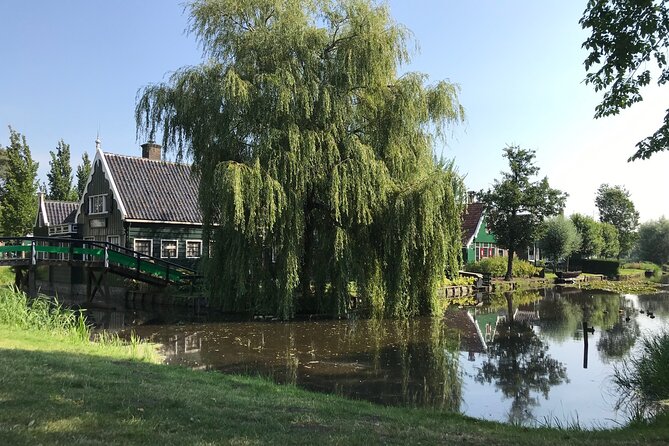Private Excursion to Zaanse Schans, Edam, Volendam and Marken - Volendam harbor: fish-town atmosphere and lunch that feels local
