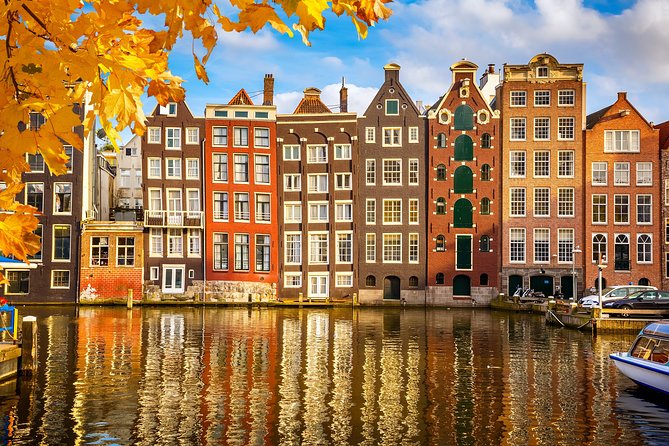 Private transfers from or to Schiphol (AMS) airport Amsterdam - Communication that reduces stress: sign, text, and clear meeting flow