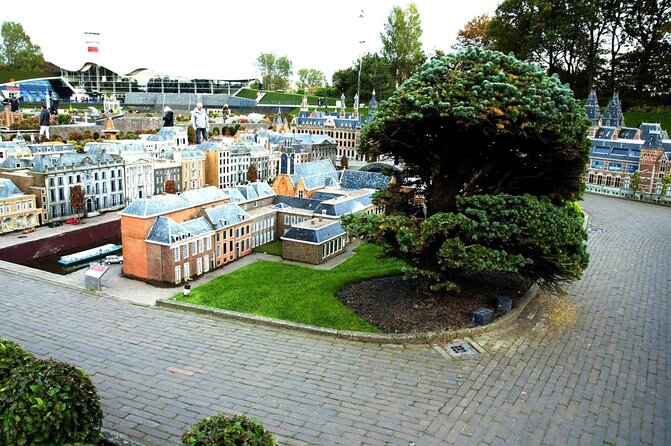 privatetour Delft, The Hague&Rotterdam Kinderdijk from Amsterdam - Koninginnenhoofd and Hotel New York: Maas River maritime views