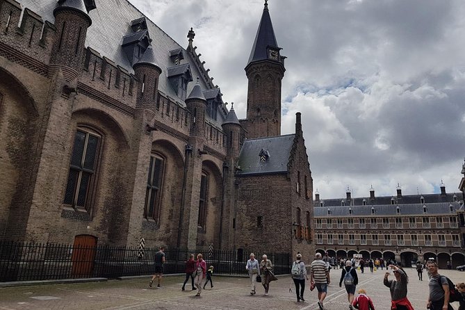 privatetour Delft, The Hague&Rotterdam Kinderdijk from Amsterdam - Delft’s New Church and the Markt lunch-friendly square time