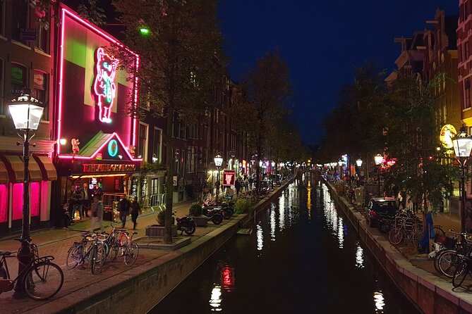 Red Light District Tour by Locals, Small Group (approx 4) - How the guides keep it respectful (and fun)