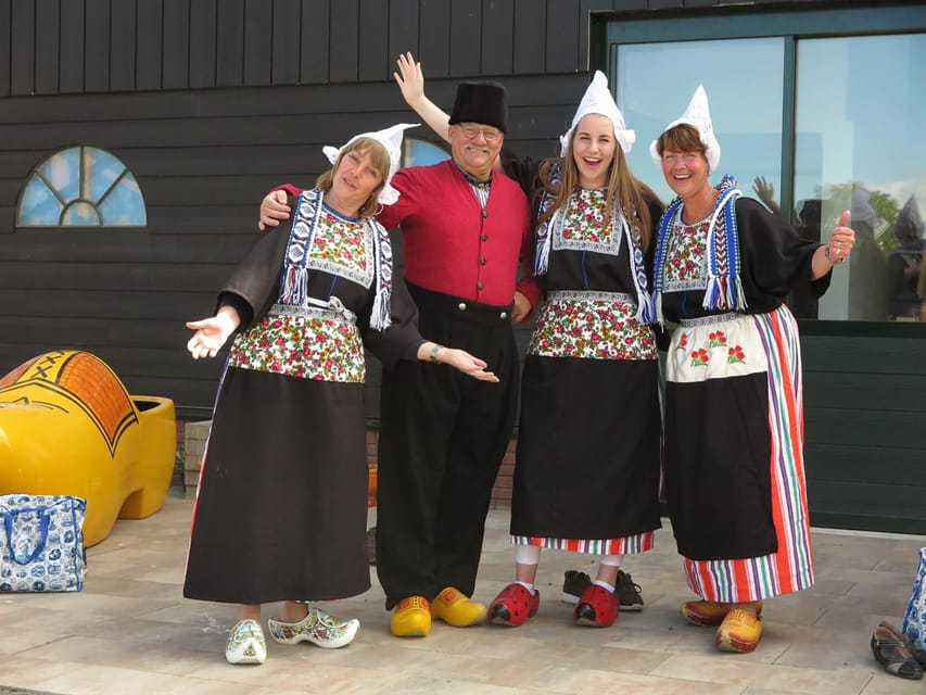 Volendam: Traditional Costume Photo with Cheese & Clog Tour - Key things to know before you go