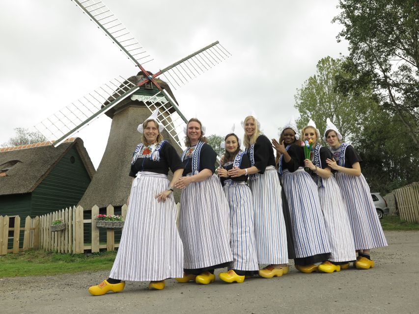 Volendam: Traditional Costume Photo with Cheese & Clog Tour - How much time and money you get for $11 in 1 hour