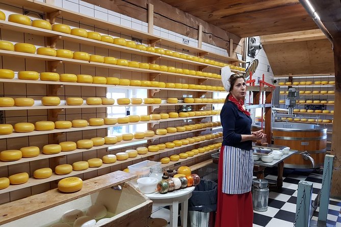 Zaanse Schans and Volendam Private Tour – Clogs, Cheese and More - Guides like Mo, Elias, and Saad: how hosting changes your stops