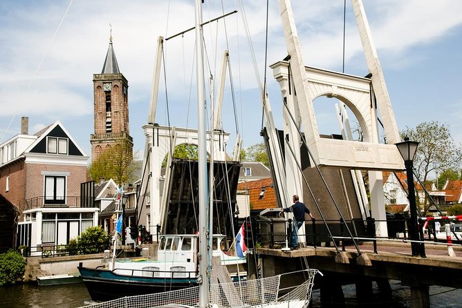 Zaanse Schans, Edam, Volendam and Marken Tour - Volendam: Old Town, Port Views, and Lunch Freedom