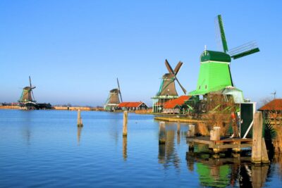 Zaanse Schans: Windmills, Clogs & Cheese by Electric Scooter - Getting going: Wijdewormer start, training, and the Routiq route